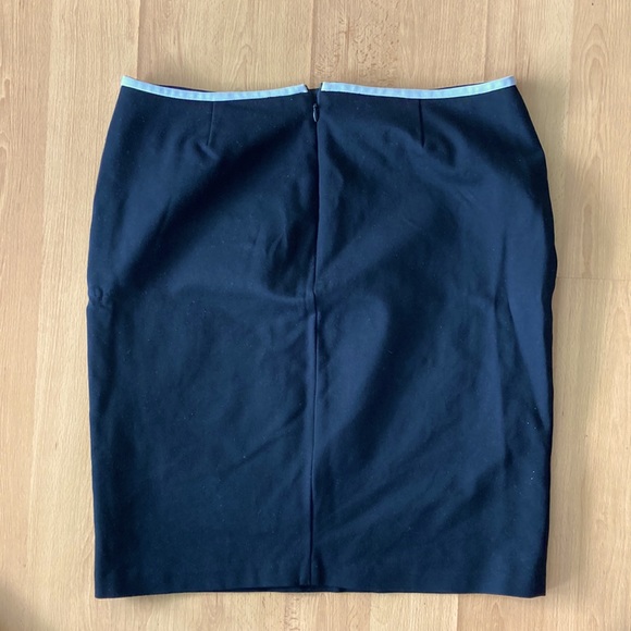 Black Contemporaine size 12 pencil skirt with white piping - Picture 4 of 5